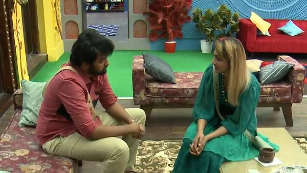 உன்னை எனக்கு புடிக்கும் அதான் உனக்கு லைக்கொடுத்தேன்..பேச்சு வாக்கில் அக்ஷராவுக்கு வலை வீசும் ராஜு