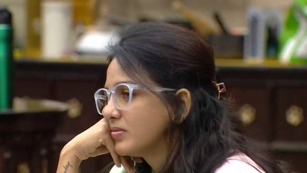 பிக் பாஸ் வீட்டின் இந்த வார நாமினேஷன் ப்ராசஸ்… பாவனியை வெச்சி செய்த ஹவுஸ்மெட்ஸ் !