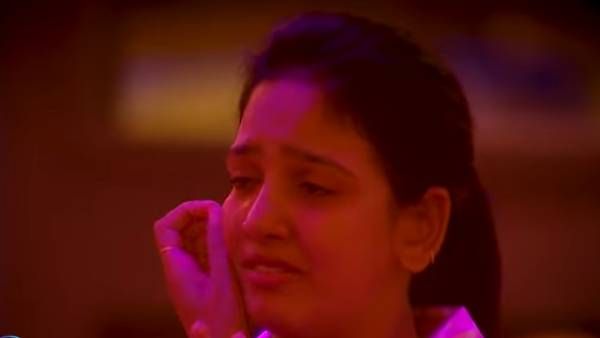 பெரிய ஹீரோயினாகும் ஆசையில்லை... கண்ணீர் விடும் பாவனியின் வைரல் ப்ரோமோ