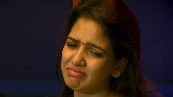 இப்படி நடுவுல விட்டுட்டு போய்ட்டாரு.. என் புருஷன் செத்தப்போ அழுகை வரல.. நெகிழ வைக்கும் பாவனி ரெட்டி!