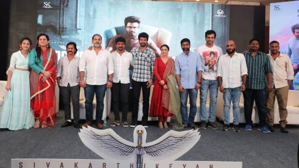 இவர் முன் நடிக்கும் போது எனக்கும் ஆப்பிள் பாக்ஸ் போட்டார்கள் சிவகார்த்திகேயன் சொன்ன அந்த நடிகர் யார்