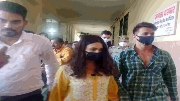 மீரா மிதுன் பண்ண அதே தவறை செய்து சிக்கிய பிரபல நடிகை.. அதிரடியாக ஆக்‌ஷன் எடுத்த போலீசார்!