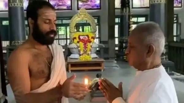 புனித் ராஜ்குமாருக்காக மோட்ச தீபம் ஏற்றிய இளையராஜா