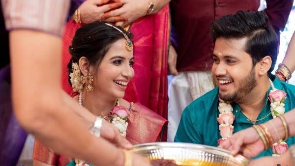 சூப்பர் சிங்கர் அரவிந்த் ஸ்ரீனிவாஸ் திருமணத்தில் பங்கேற்ற பிக் பாஸ் பிரபலம்.. வைரலாகும் பிக்ஸ்!