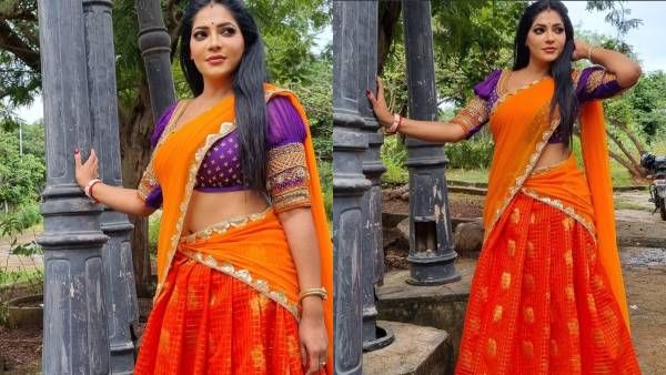 பாவாடை தாவணியில் கவர்ச்சி புயல் ரேஷ்மா..கோபியை மட்டும் விட்டுடு மா..கெஞ்சும் ரசிகர்கள் !