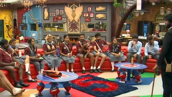 பள்ளி கால பருவத்திற்கு மாறிய பிக்பாஸ் வீடு...குறும்பு குழந்தைகளாக மாறிய போட்டியாளர்கள்