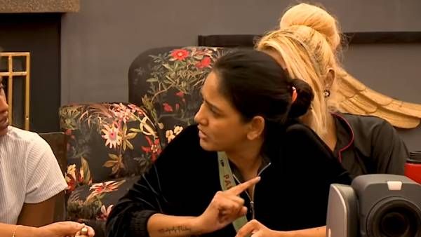 நீ ரொம்ப ஓவரா போற.. என்கிட்ட வாய் பேசாதே… பவானியை அதட்டிய நிரூப்!