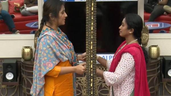 நீ ஒரு கிறுக்கு… நீ ஒரு லூசு… ஜாலியான லூசு… தாமரையை நெகிழ வைத்த பிரியங்கா !