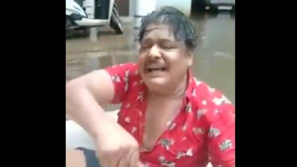 வெள்ள நீரில் படகோட்டியாக மாறிய மன்சூரலிகான்.. பொறந்தா தமிழனாக பொறக்கனும்னு பாட்டு வேற!