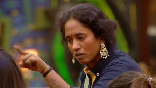 பாவனியை பிடிக்கவே பிடிக்காது.. பட்டென போட்டுடைத்த தாமரை.. அப்புறம் ஏன் கட்டிப்புடிக்கிறீங்க?