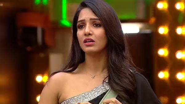 பாவனியோட மனநிலை இப்போ எப்படி தெரியுமா இருக்கு? பிக்பாஸ் புரமோவை பார்த்து வச்சு செய்யும் நெட்டிசன்ஸ்!