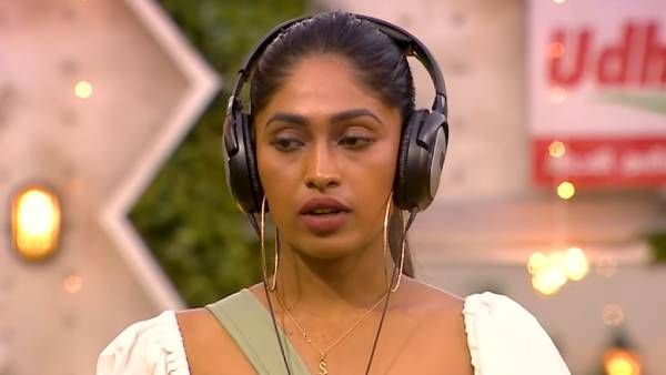 5 ரூபாய்க்கு நடிக்க சொன்னா… 5000 ரூபாய்க்கு நடிக்கிற… ஸ்ருதியை கிண்டலடிக்கும் நெட்டிசன்ஸ்!