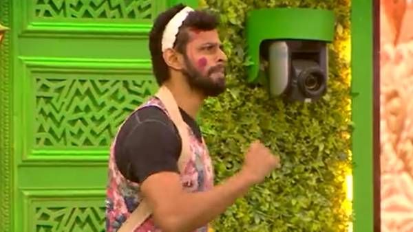 அல்பத்தனமாக... அசிங்கமா விளையாடும் நிரூப்… ஆத்திரத்தில் கத்திய வருண்!