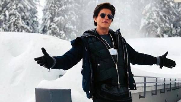 பாலிவுட் பாட்ஷாவின் பிறந்தநாள் இன்று... பிரபலங்கள் வாழ்த்து!