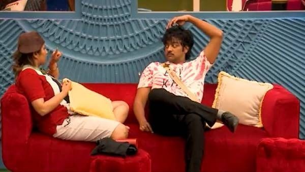 என்ன ஆச்சு.. எப்பவும் சரவெடி மாதிரிதானே இருப்ப.. பிரியங்காவை பார்த்து குமுறும் ரசிகர்கள்!