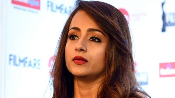 ரசிகரின் மரணத்திற்காக வேதனையுடன் ட்வீட் போட்ட த்ரிஷா