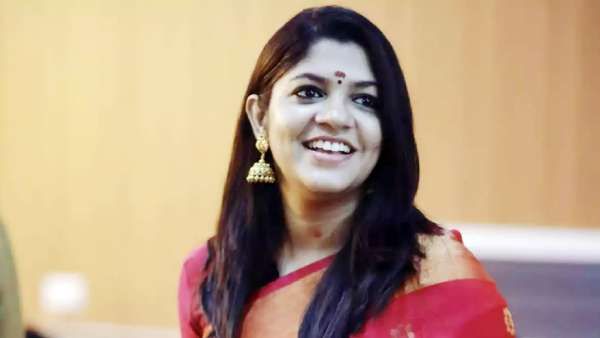 யாருங்க இப்படி கிளப்பி விடுறது.. நான் நல்லாருக்கேன்.. வதந்தியை நம்பாதீங்க..கடுப்பான அபர்ணா பாலமுரளி!