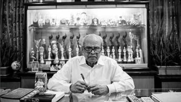 இயக்குனர் சிகரம் கே.பாலசந்தரின் நினைவு தினம் இன்று!