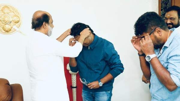 அண்ணாத்த படத்தின் தொழில்நுட்ப கலைஞர்களுக்கு தங்க செயின் பரிசளித்த ரஜினிகாந்த்.. இமான் போட்ட ட்வீட்!