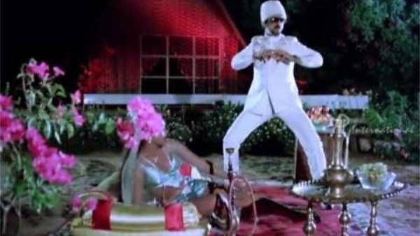 Flashback : சில்க்கை நைசா கிள்ளிவிட்டேன்… நேத்து ராத்திரி யம்மா பாடலின் சுவாரசியம் !