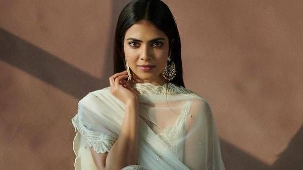 என்னது மாளவிகா மோகனனுக்கு திருமணம் ஆகிடுச்சா...அதை பார்த்து எப்படி கண்டுபிடிச்சிருக்காங்க பாருங்க