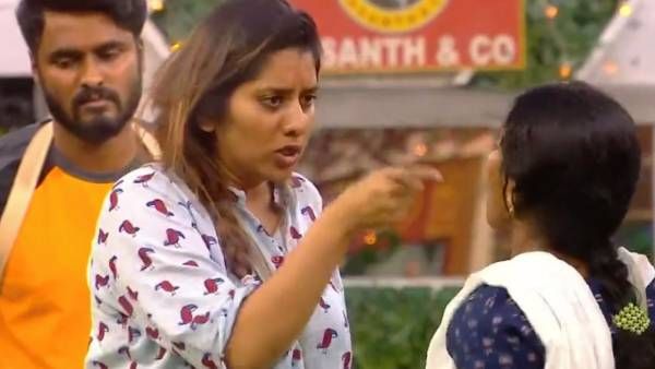 தாமரைக்கு ரெட் கார்டு கொடுங்க.. கொதித்தெழுந்த பிரியங்கா ஆர்மியினர்.. கமல் என்ன செய்ய போகிறார்?