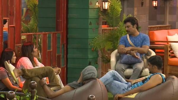 திடீரென சனிக்கிழமை பிக் பாஸ் வீட்டில் நடந்ததை காட்டிய கமல்.. எல்லாம் அந்த விஷயத்துக்காகத்தானா?