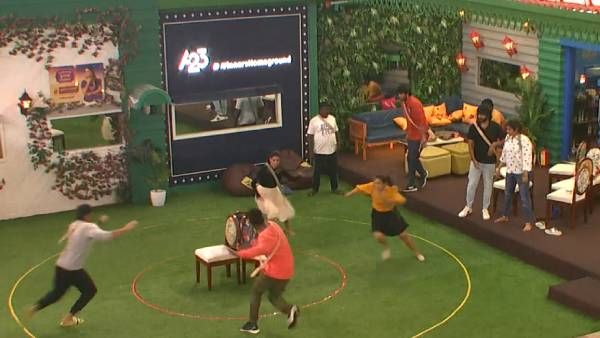 அடுத்தடுத்த ட்விஸ்ட்...ரசிகர்களை விசிலடிக்க வைத்த கேப்டன் டாஸ்க்