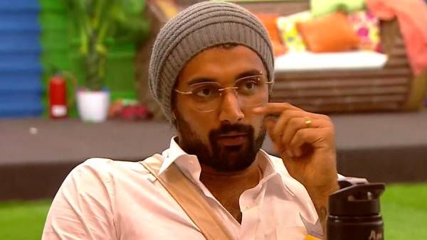 பிக்பாஸ் ஃபினாலே ரேஸ்.. பஸ்ஸில் இருந்து இறங்க மறுத்த நிரூப்... கடைசியில் நடந்தது என்ன?