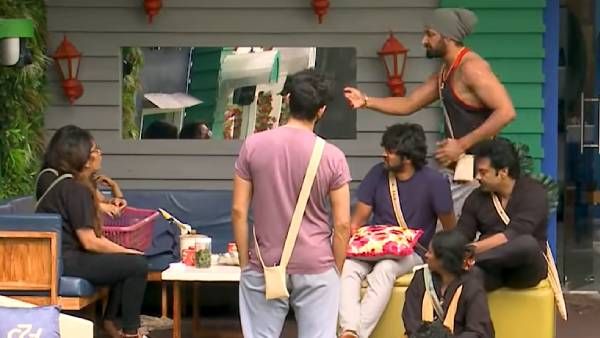 Selfish, Evil, அடுத்தவர் கஷ்டத்தில் சந்தோஷப்படும் ஒரே ஆள் நீ தான்...பிரியங்கா மீது பாய்ந்த நிரூப்