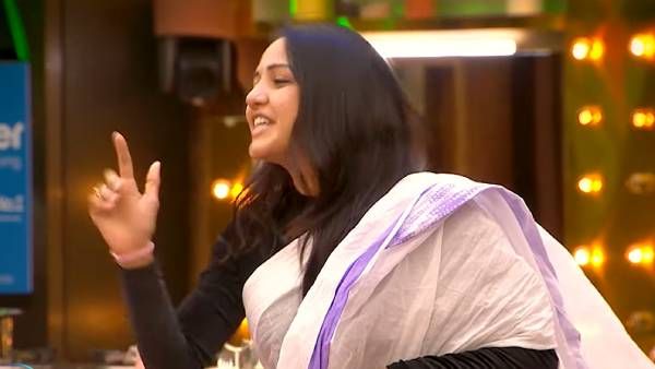 இங்கீதமற்ற ஹவுஸ்மேட்ஸ்... பிக்பாஸ் புரமோவை பார்த்து கொந்தளிக்கும் நெட்டிசன்ஸ்!