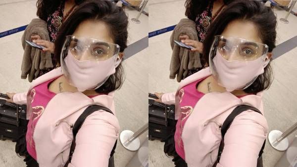 புத்தாண்டை பேங்காக்கில் கொண்டாட கிளம்பினாரா வனிதா விஜயகுமார்? வைரலாகும் புகைப்படங்கள்!