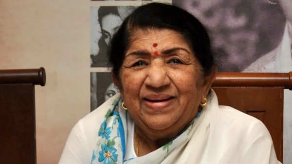 இந்திய பாடல்களின் ஐகான்’ லதா மங்கேஷ்கருக்கு கொரோனா...ஐசியூவில் சிகிச்சை