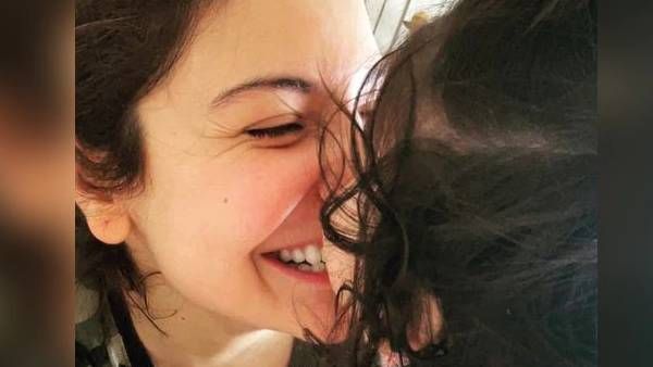 மகளின் போட்டோவை பகிர வேண்டாம்… அனுஷ்கா சர்மா வேண்டுகோள் !