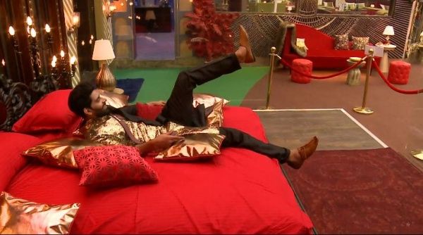 உள்ளே நுழைந்ததும் வேலையை காட்டிய பாலா.. ரெஸ்ட்ரிக்டட் ஏரியாவில் நுழைந்து ரூல் பிரேக் பண்ணியாச்சு!