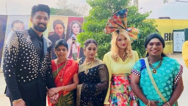 பிக் பாஸ் வீட்டில் இருந்து வெளியேறிய நிரூப்.. ராஜு அம்மா, தாமரை, ஐக்கியுடன் செம போஸ்!