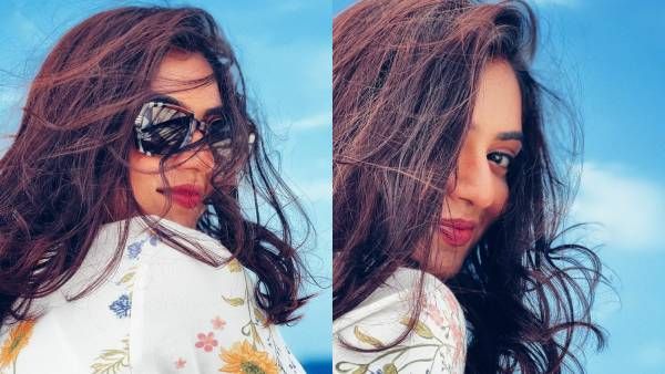 ஸ்ட்ராபெரி பெண்ணே மின்மினி கண்ணே.. இதயத்தை திருடும் நஸ்ரியா!