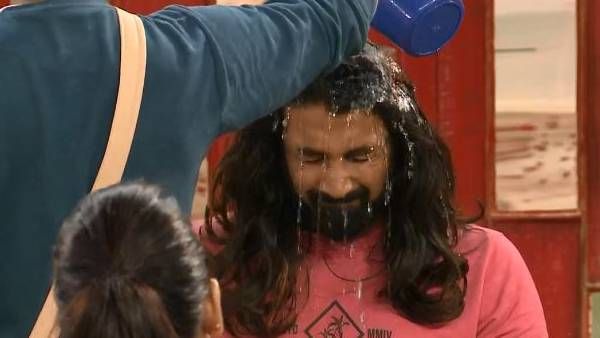 பிக் பாஸ் வரலாற்றிலேயே வொர்ஸ்ட் ஃபைனலிஸ்ட்னா அது நிரூப் தான்.. கண்டபடி கலாய்க்கும் ரசிகர்கள்!