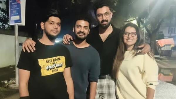 இதுதான்யா பிரண்ட்ஷிப்... வெளியில் வந்ததும் பிரியங்கா யாரை சந்தித்தார் தெரியுமா?