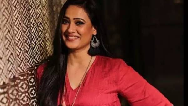 உள்ளாடை குறித்த சர்ச்சை பேச்சு... மன்னிப்பு கேட்ட பாலிவுட் நடிகை