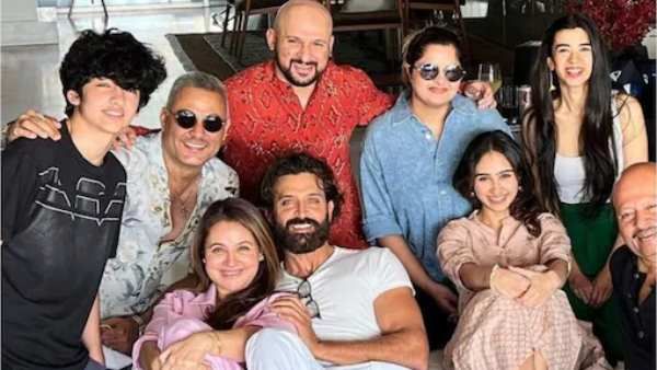 மனைவியை பிரிந்த ஹிருத்திக் ரோஷன்… இளம் நடிகையுடன் காதல்… விரைவில் 2வது திருமணம்!