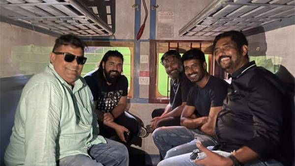 ஒரே இடத்தில் மீட் செய்த ரெண்டு ஜாம்பவான்கள்... அட சூரியும் இருக்காரே!