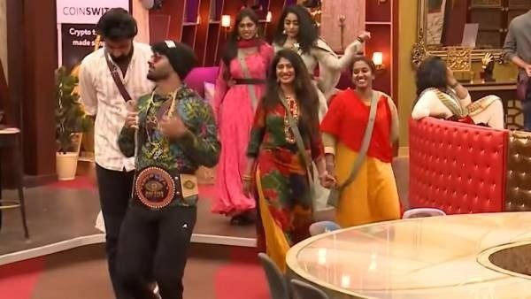 பிக்பாஸ் அல்டிமேட்... பெண் போட்டியாளர்களை மொத்தமாக வெளியேற்ற போகிறார்களா?