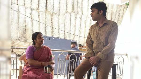 சிம்புவும் ராதிகாவும் மிகவும் எதார்த்தமான தோற்றத்தில்....வெந்து தணிந்தது காடு குடும்ப பின்னணி என்ன ?