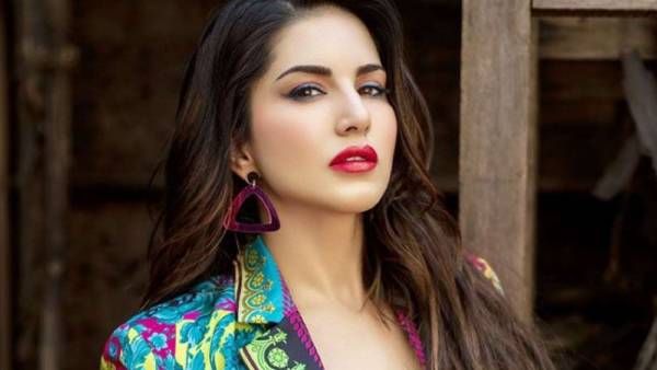 “மறக்க முடியாத பல கசப்பான சம்பவங்கள்“.. பேட்டியின் போது உணர்ச்சிவசப்பட்ட சன்னிலியோன் !