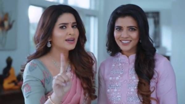 சைடு கேப்பில் சினேகாவின் வயதை வெளிப்படுத்திய ஐஸ்வர்யா... வாயை பிளக்கும் ரசிகர்கள்