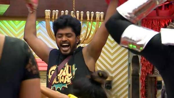 பிக் பாஸ் அல்டிமேட் : “அய்யா செம போதே“ பாடலுடன் மாஸ் என்ட்ரி கொடுத்த சாண்டி !