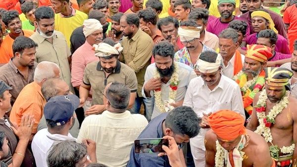 சென்னையில் ஜல்லிக்கட்டு செட்.. பரிவட்டம் கட்டி பட்டையை கிளப்பிய சூர்யா.. வாடிவாசல் ஆரம்பமா?