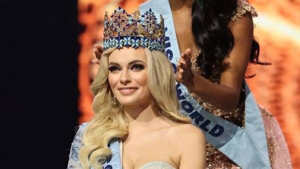Miss World 2021: 70வது உலக அழகி போட்டி.. மகுடம் சூடினார் போலந்தை சேர்ந்த கரோலினா பைலாவ்ஸ்கா!