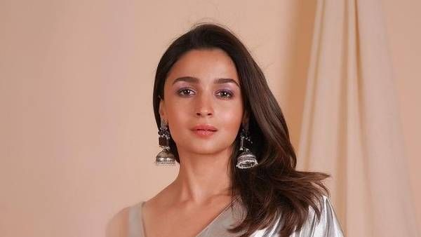 ஹாலிவுட்டிலும் என்ட்ரியாகும் ஆலியா பட்... யாரோட நடிக்கறாங்க பாருங்க!